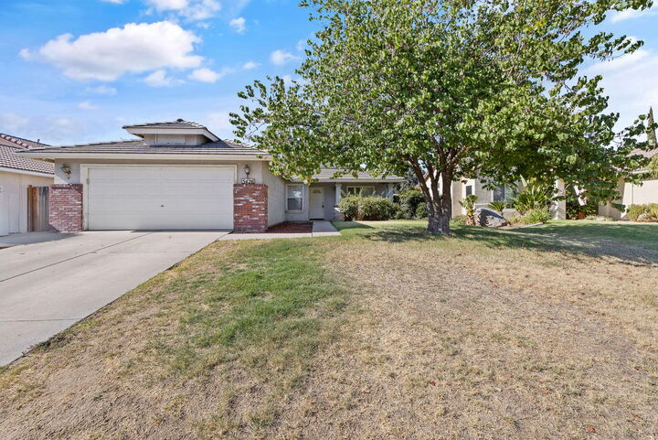5426 W Ashland Court  Visalia CA 93277 photo