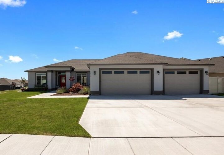 7410 Cyan Dr  Pasco WA 99301 photo
