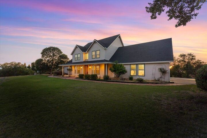Property Photo:  15125 Kobbuntie Court  CA 96080-7993