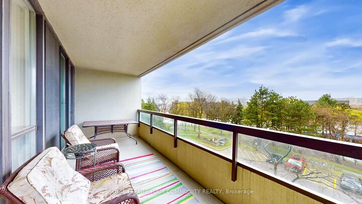 Property Photo:  24 Hanover Road 404  ON L6S 5K8 