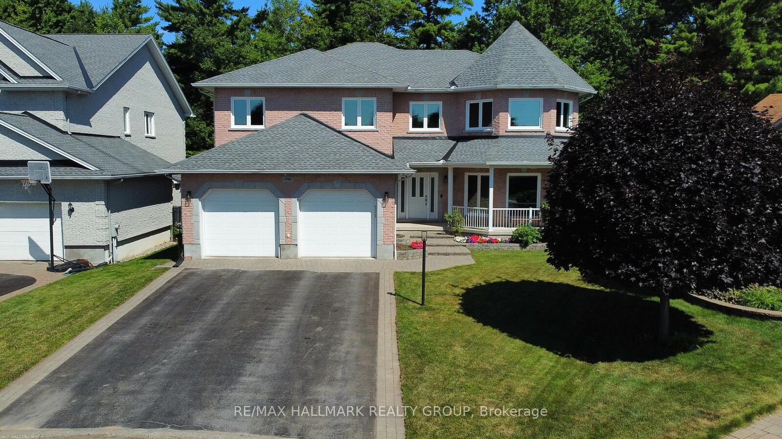 Property Photo: 1705 Silver Bark Avenue ON K1C 7A9