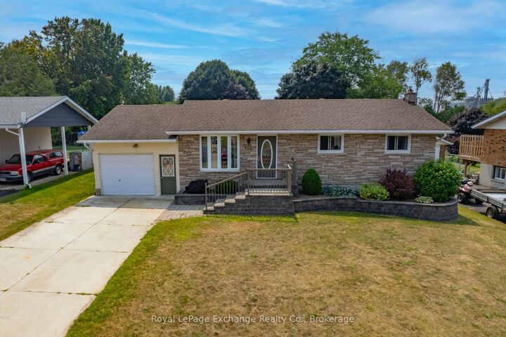 426 Elgin Street  Huron-Kinloss ON N0G 2H0 photo