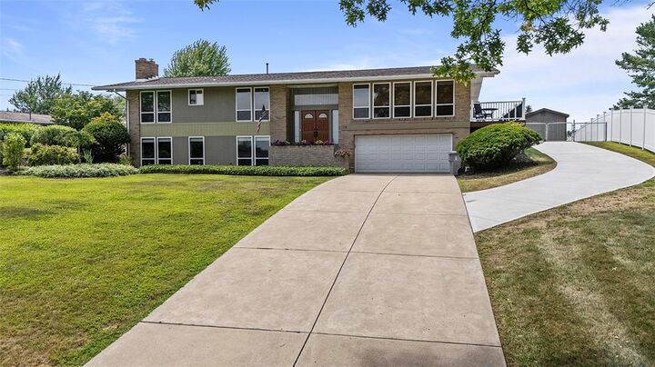 Property Photo: 116 E Highland Dr PA 15317