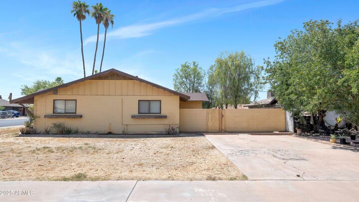 Property Photo:  501 W 17th Place  AZ 85281 