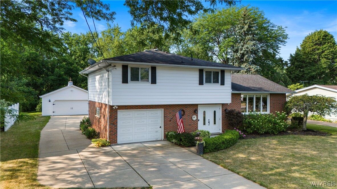 Property Photo: 372 Howard Drive NY 14174
