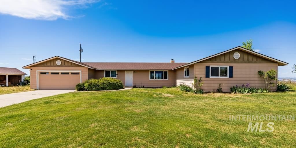 Property Photo:  3915 E 1st Lane  ID 83660 