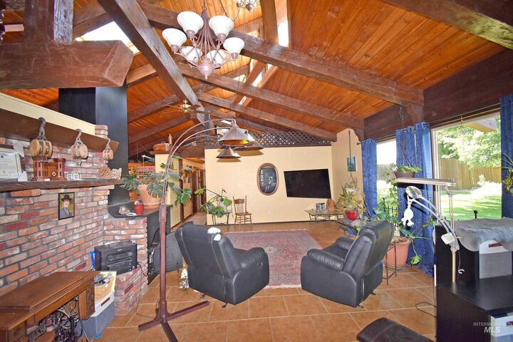 Property Photo: 2424 Sunset View Ct House And 2 Lots WA 99403