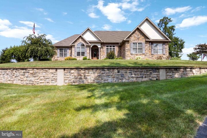 400 Autumn Drive  Carlisle PA 17015 photo