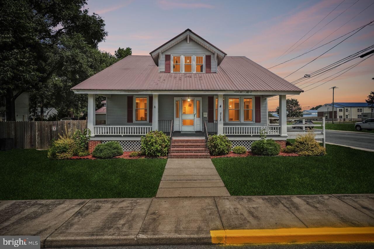 Property Photo:  713 E Grove Street  DE 19940 