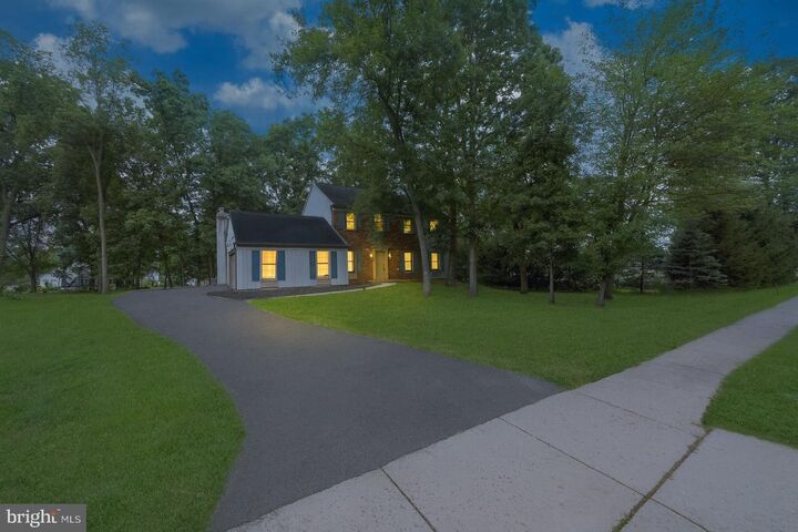 882 Garfield Avenue  Lansdale PA 19446 photo