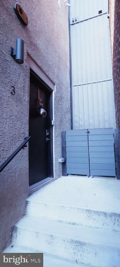 Property Photo: 721 N 3rd Street 3 PA 19123