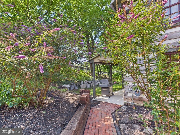 Property Photo: 422 Gettysburg Pike PA 17055