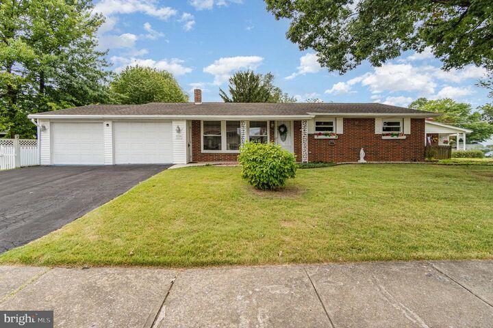 Property Photo: 1118 Apple Drive PA 17055