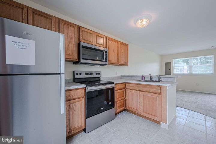 Property Photo: 4 Keats Court DE 19702