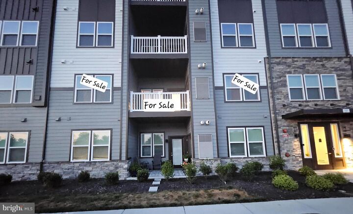 Property Photo:  151 McCormick Cir Circle 203  VA 22602 