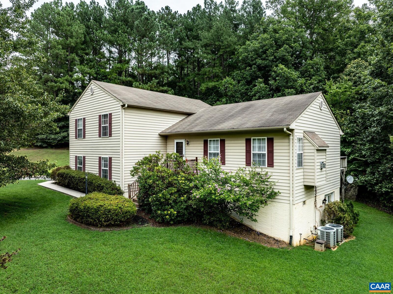 Property Photo:  26 Magnolia Ct  VA 22923 