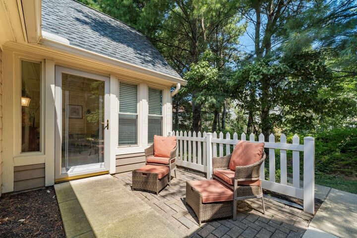 Property Photo: 68 Stonington Circle OH 43055