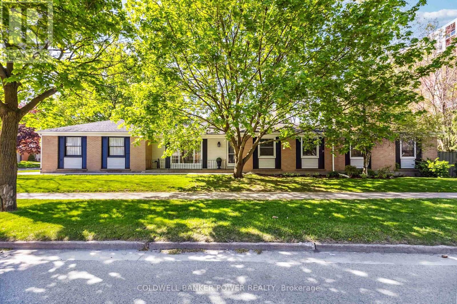 Property Photo: 52 Stuyvesant Place ON N6J 3S9