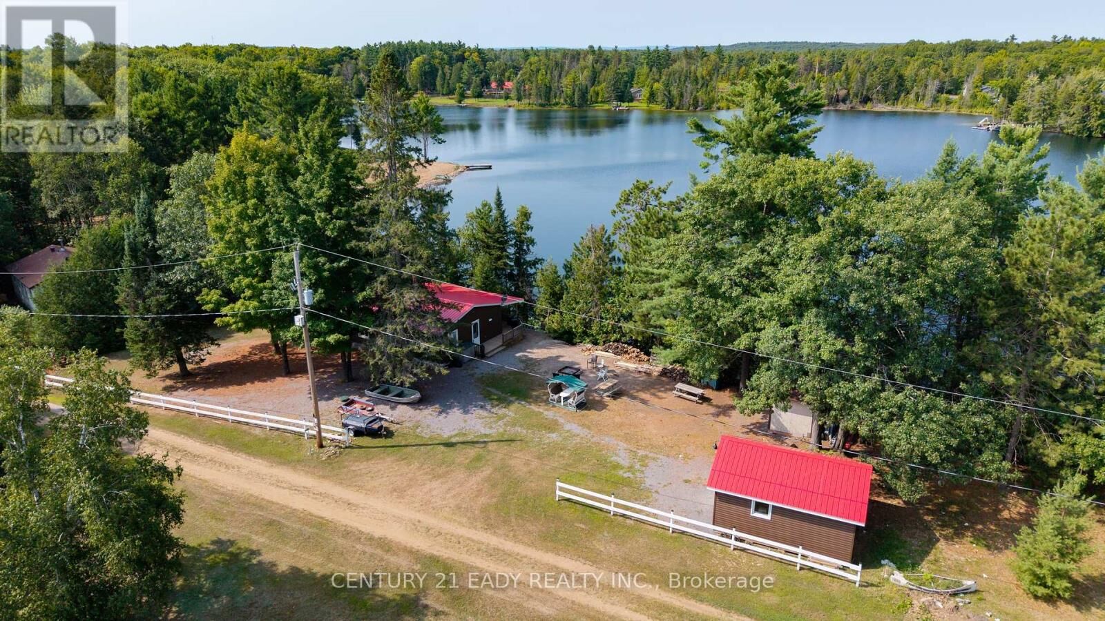 Photo de la propriété: 2243 Chapeski Lane ON K7V 3Z8