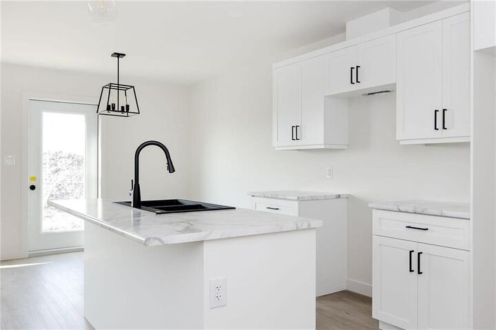 Property Photo:  67 Kootenay Way  MB R5G 2Y1 