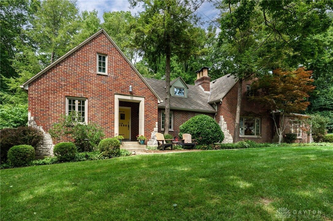 Property Photo: 2500 Adirondack Trail OH 45409