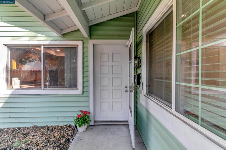 Property Photo:  19 Marques Pl  CA 94526 