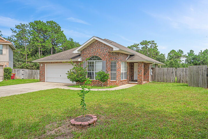 Property Photo: 119 Citadel Lane FL 32539