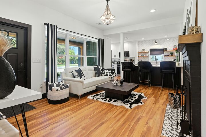 Property Photo: 328 S Palo Alto Avenue FL 32401
