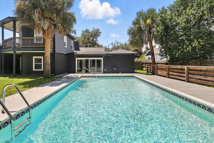 Property Photo:  328 S Palo Alto Avenue  FL 32401 