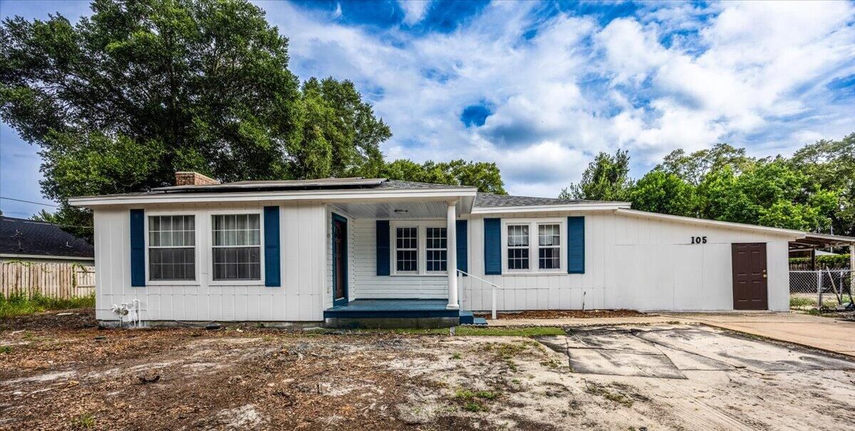 Property Photo:  105 NW Lincoln Drive  FL 32547 