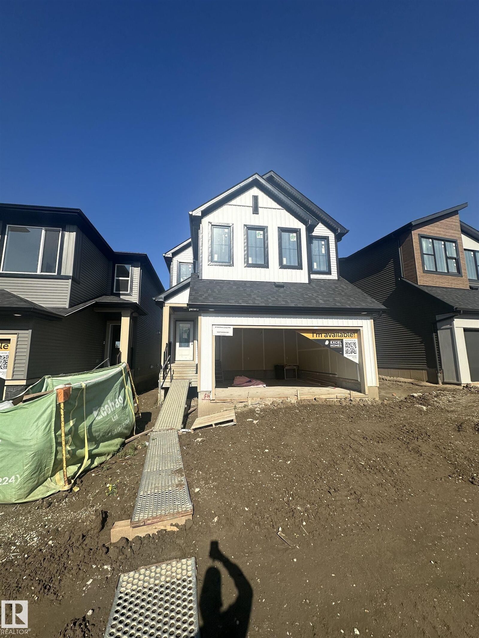 Photo de la propriété:  9104 Elves Loop NW  AB T6M 3G2 