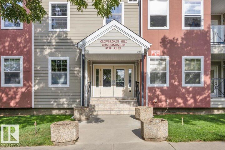 Photo de la propriété: 9739 92 Street NW 207 AB T6C 3S3