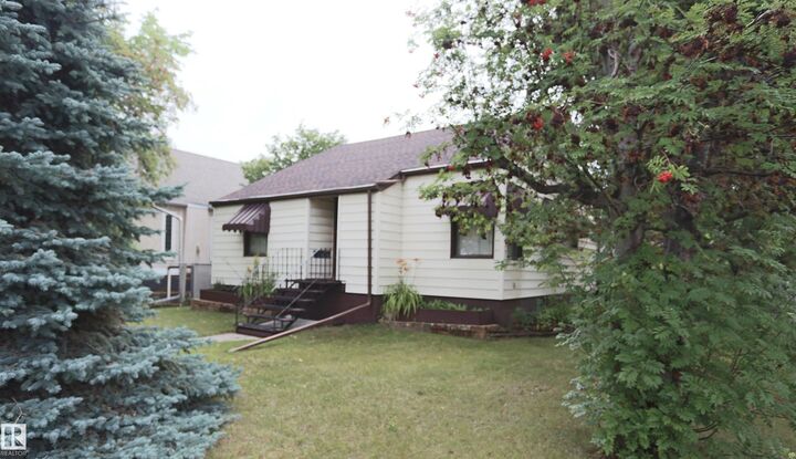 Property Photo:  11503 102 Street NW  AB T5G 2E8 