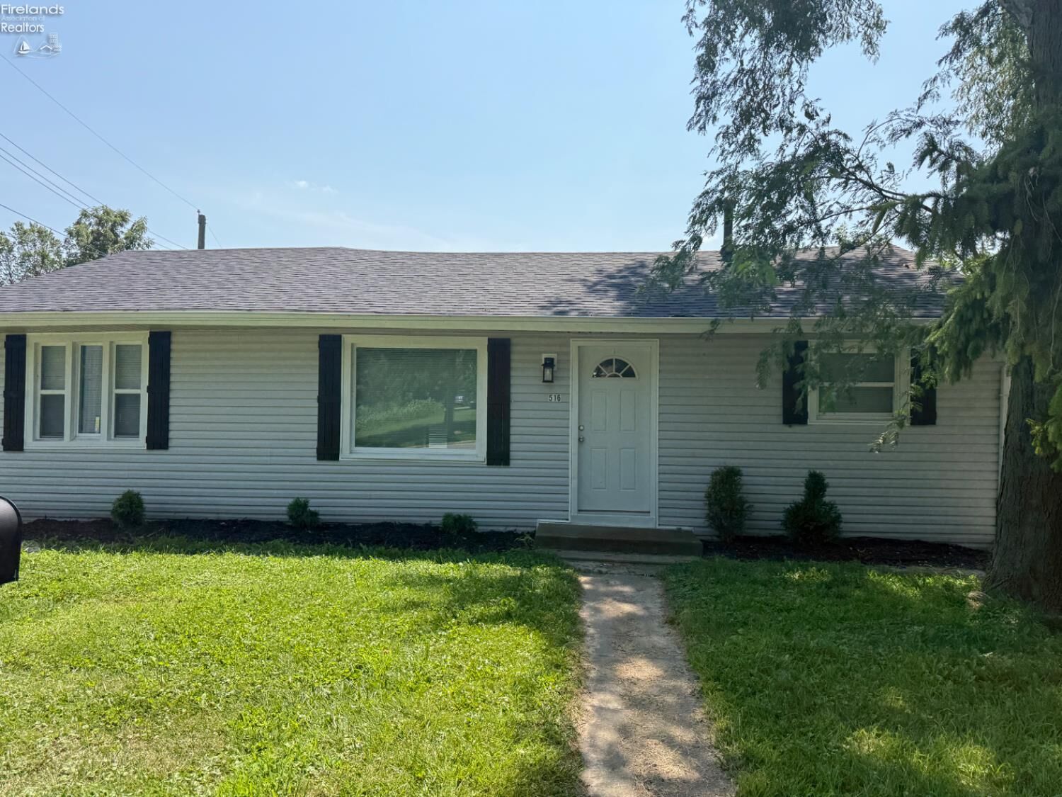 Property Photo:  516 Woodlawn Avenue  OH 44870 
