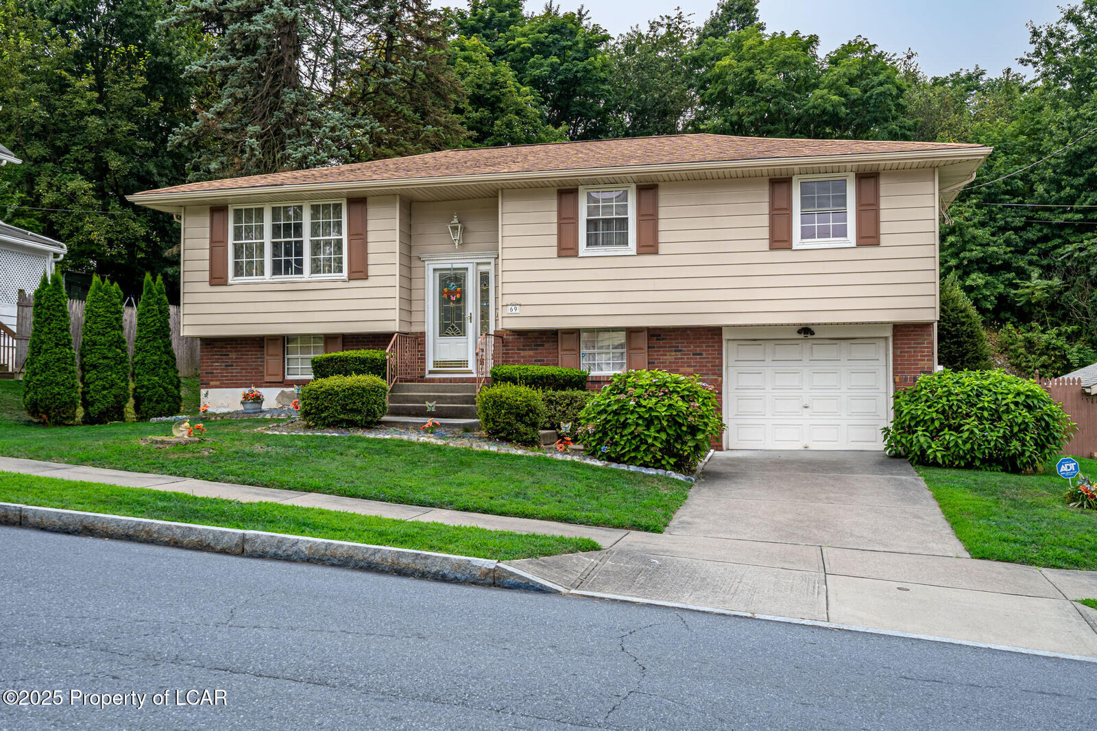 Property Photo: 69 Nicholson Street PA 18702