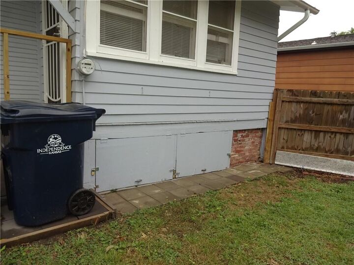 Property Photo: 1104 W Myrtle Street KS 67301