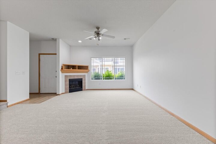 Property Photo:  1220 NE 8th Lane  IA 50021 