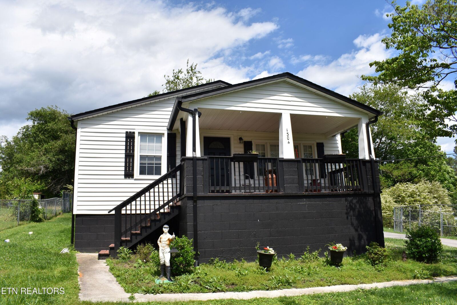 Property Photo:  1304 Beaman Lake Rd  TN 37914 