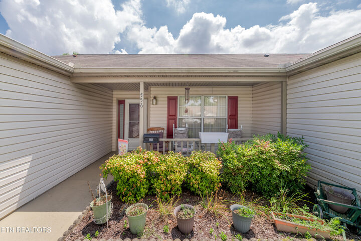 Property Photo: 556 Ravenwood Drive TN 37801