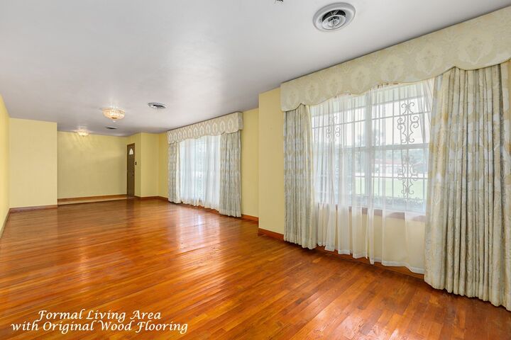Property Photo:  140 E Gibson  TX 75951 