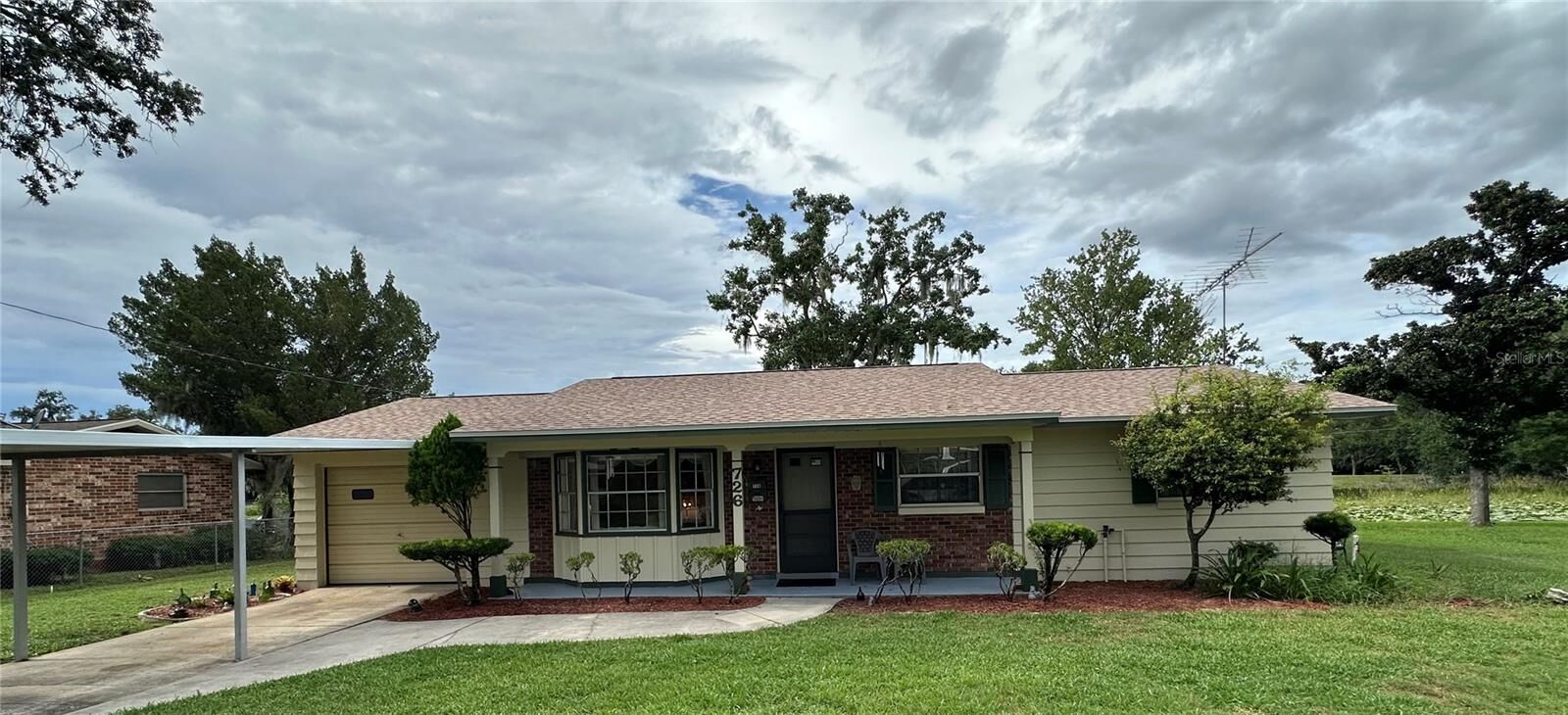 Property Photo:  726 Scenic Street  FL 34748 