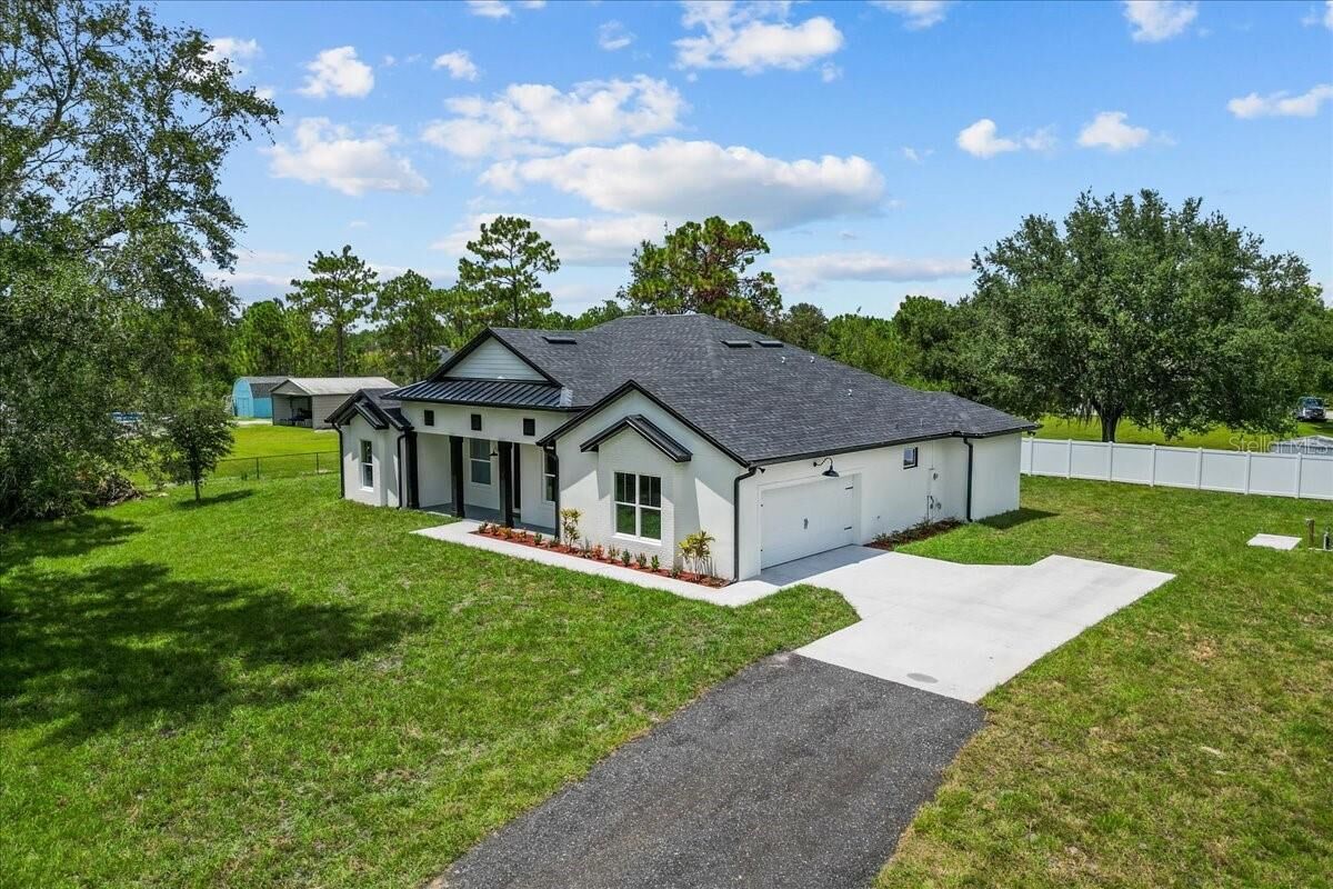 Property Photo:  19325 Peabody Street  FL 32833 