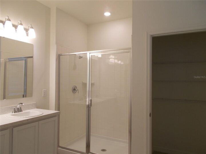 Property Photo: 565 Overpool Avenue FL 33896