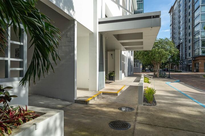 Property Photo: 260 S Osceola Avenue 607 FL 32801