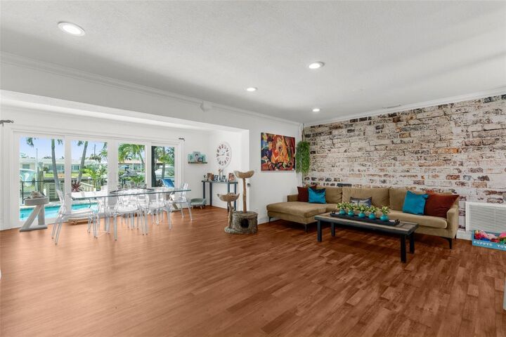 Property Photo: 7852 Causeway Boulevard S FL 33707