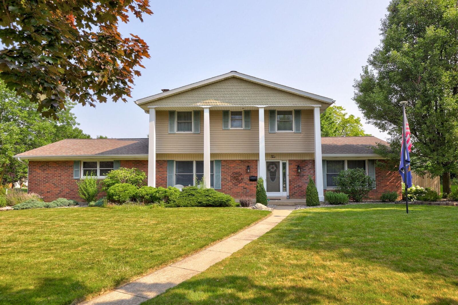 Property Photo:  2 Craemer Court  MI 48734 