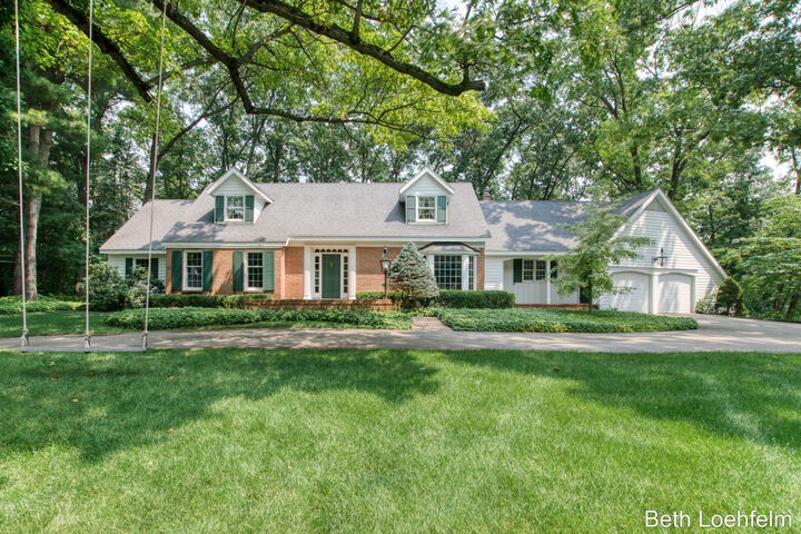1661 Mont Rue Drive SE  Grand Rapids MI 49546 photo