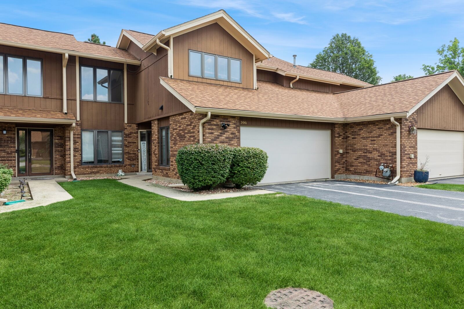 Property Photo: 3041 Candlewood Court IL 60422