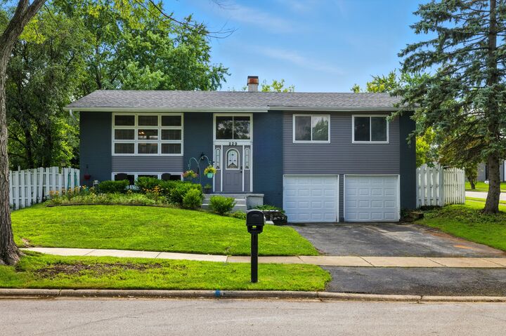 229 Charlestown Drive  Bolingbrook IL 60440 photo