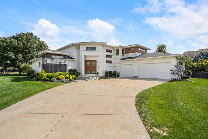 Property Photo:  4700 Chestnut Grove Drive  IL 61822 